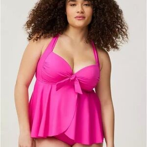 Torrid swim top 1D/DDhot pink!